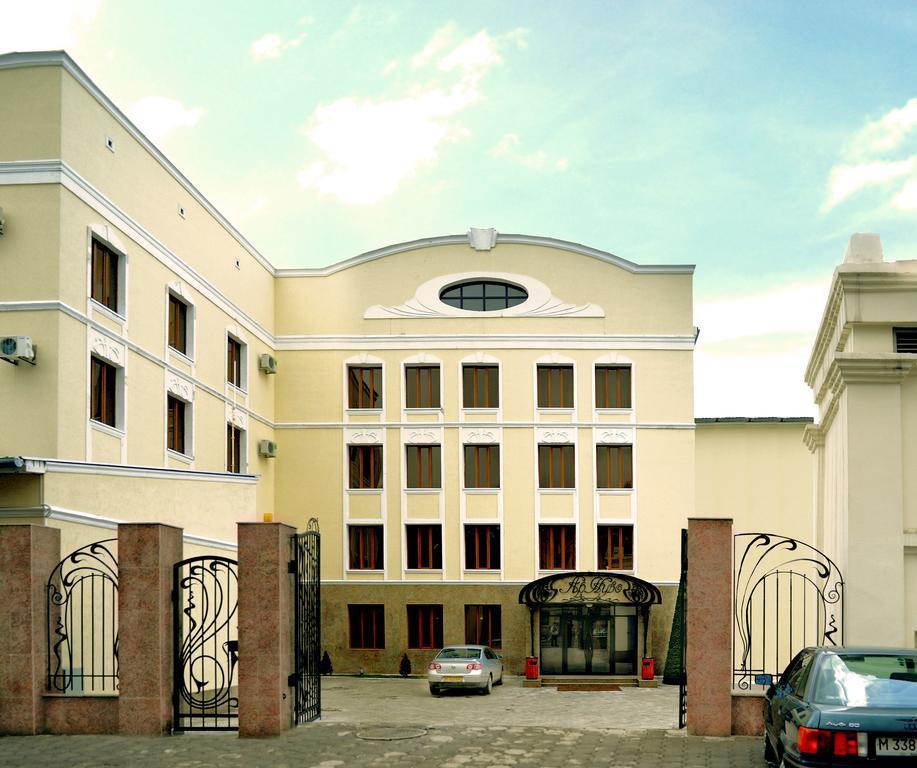 Ar Nuvo Hotel Karaganda Bagian luar foto