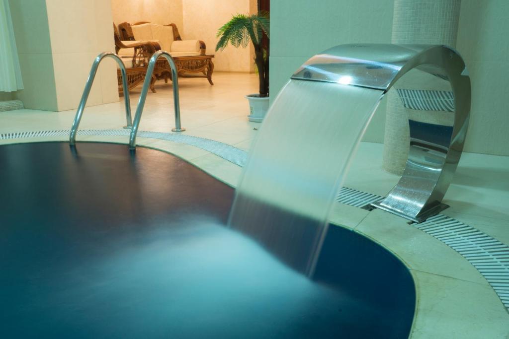 Ar Nuvo Hotel Karaganda Bagian luar foto