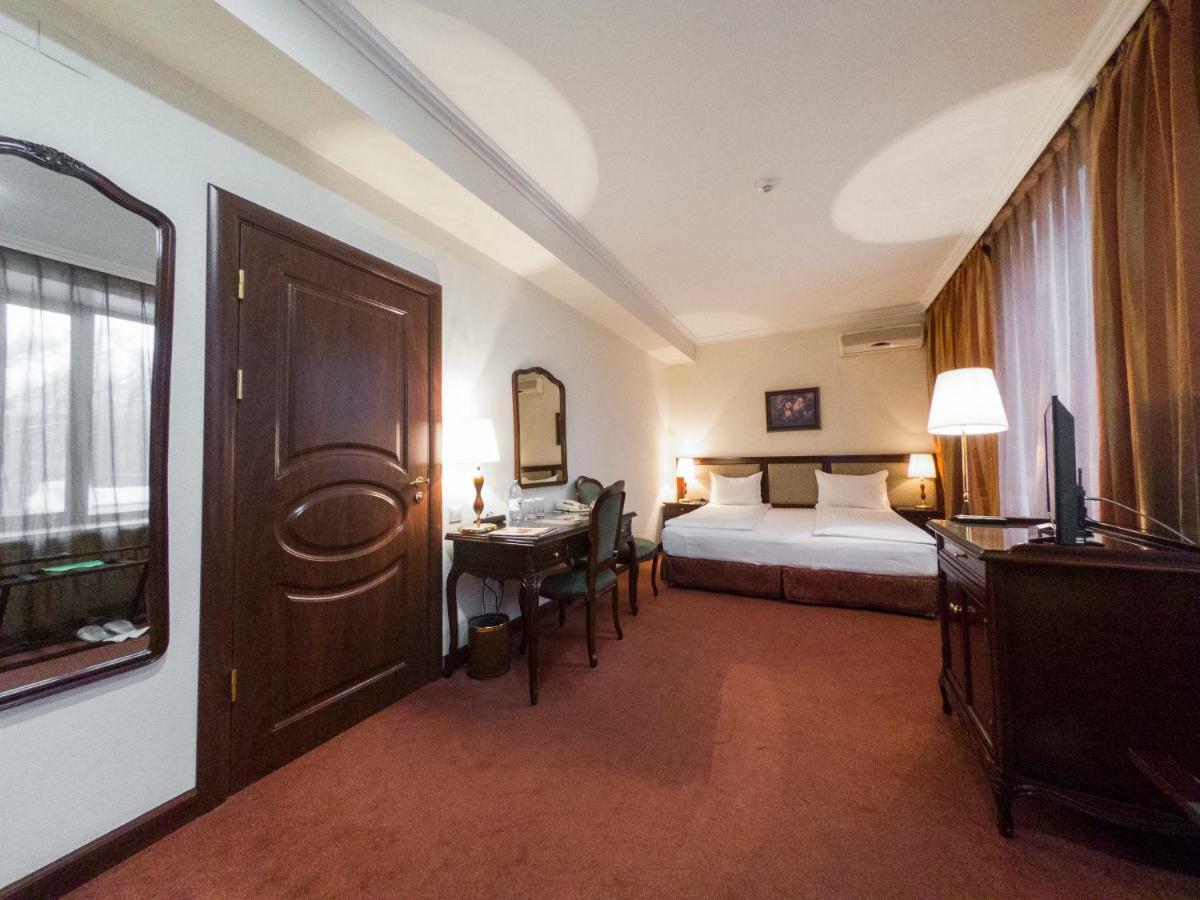 Ar Nuvo Hotel Karaganda Bagian luar foto